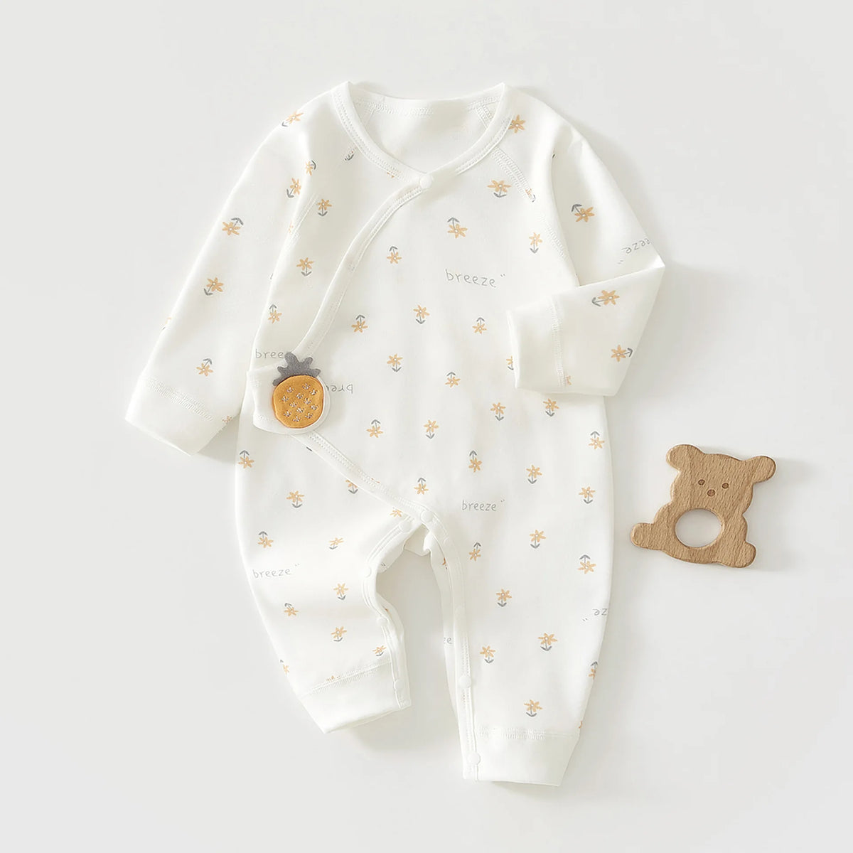 Four Season Baby Clothing Cartoon Long Sleeved Jumpsuit for Newborns Aged 0-6 Months Wearing Pure Cotton Baby Clothing Inside