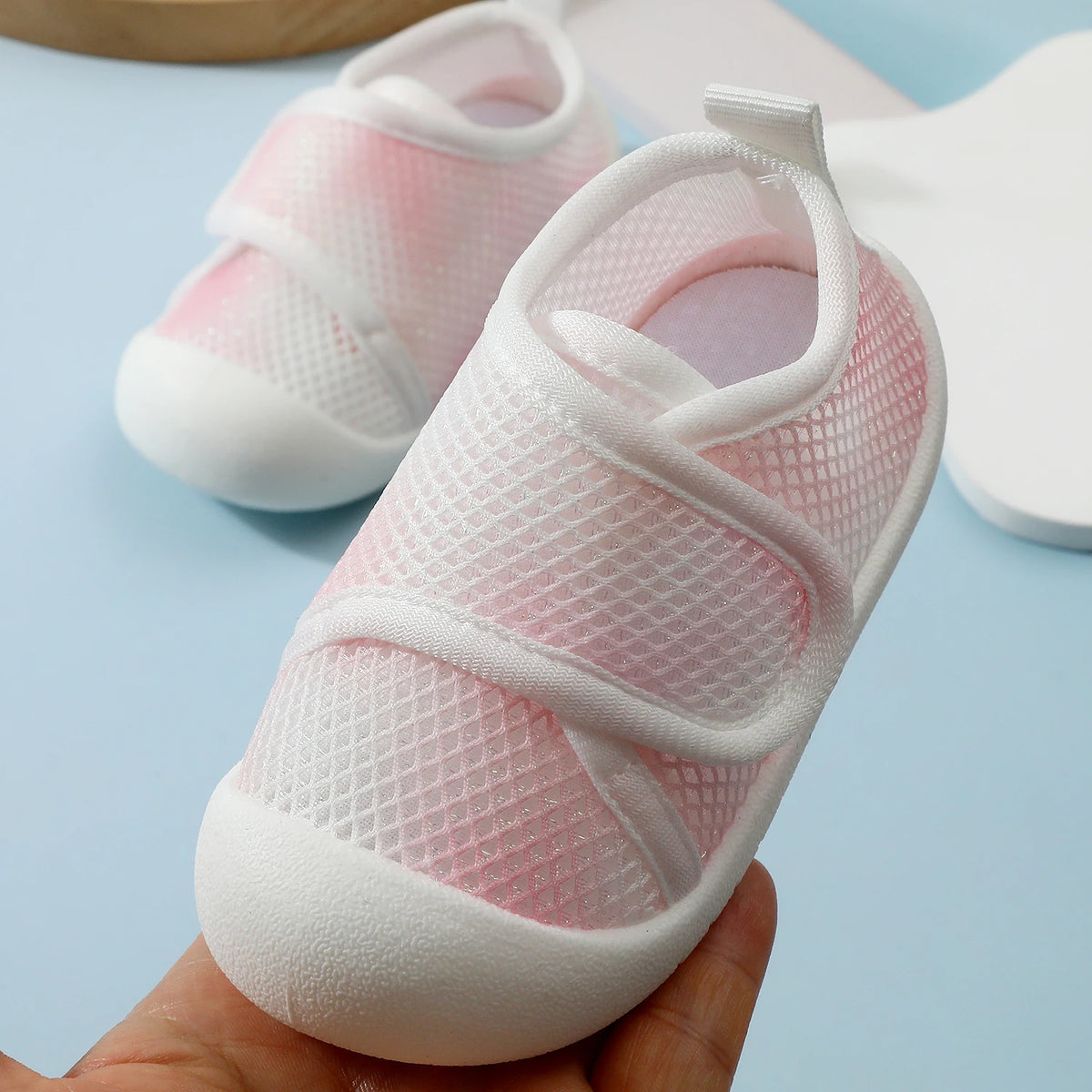 Baby Learning Walking Shoes, PU Non-Slip Soles, Soft Flat Shoes for Infants, Suitable for Indoor and Outdoor Leisure