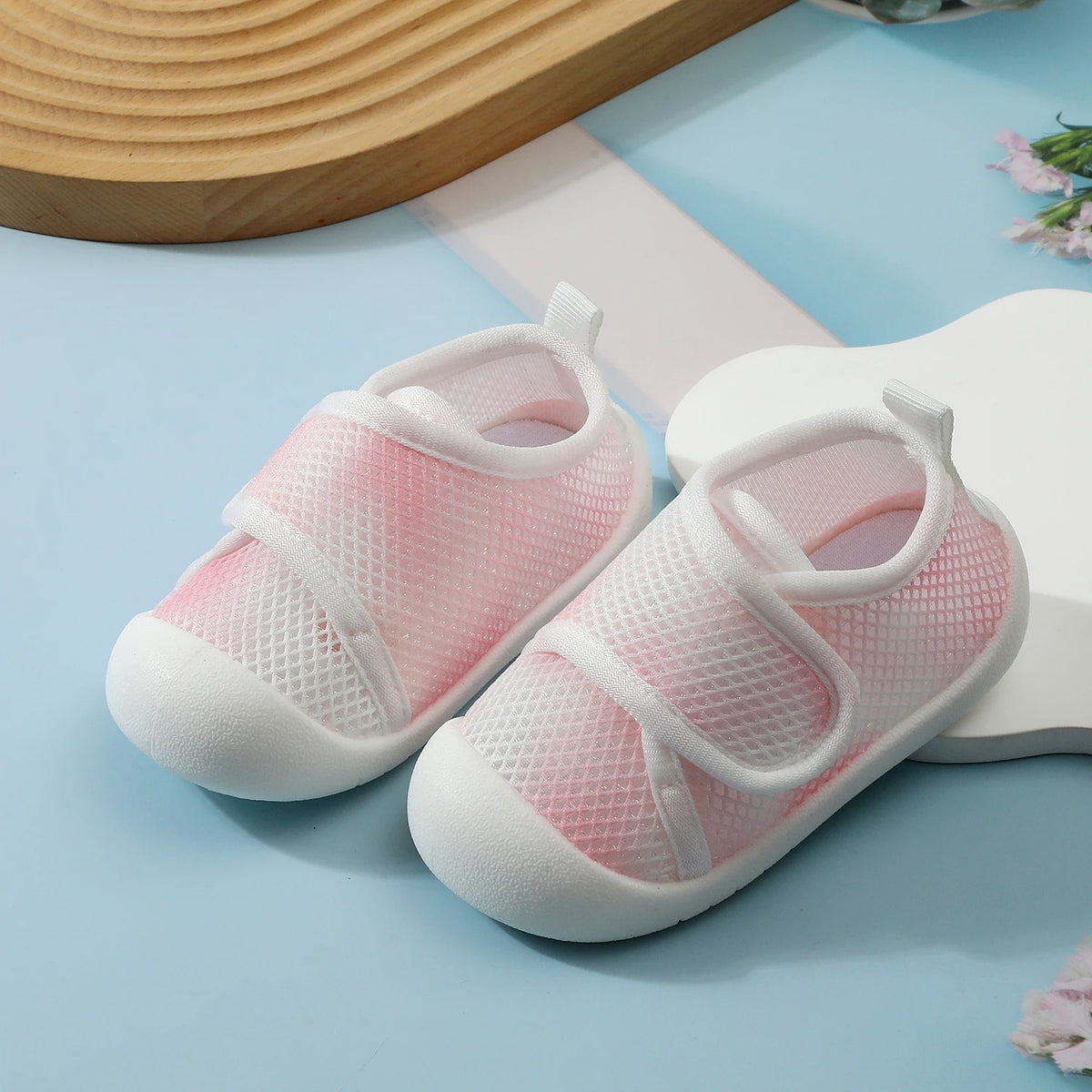 Baby Learning Walking Shoes, PU Non-Slip Soles, Soft Flat Shoes for Infants, Suitable for Indoor and Outdoor Leisure