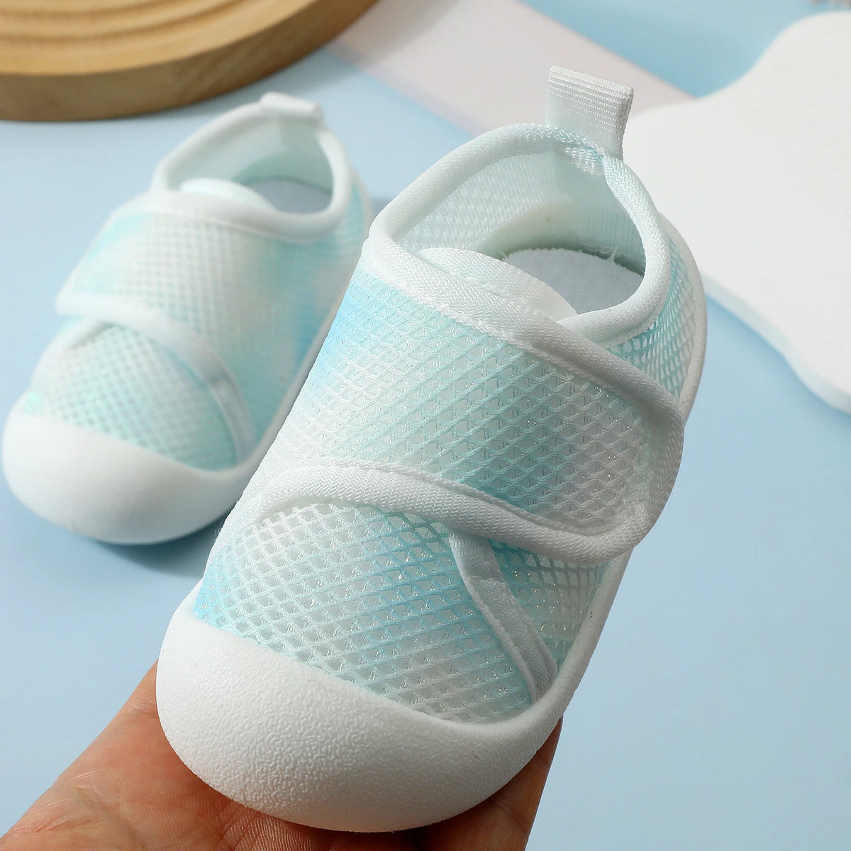 Baby Learning Walking Shoes, PU Non-Slip Soles, Soft Flat Shoes for Infants, Suitable for Indoor and Outdoor Leisure