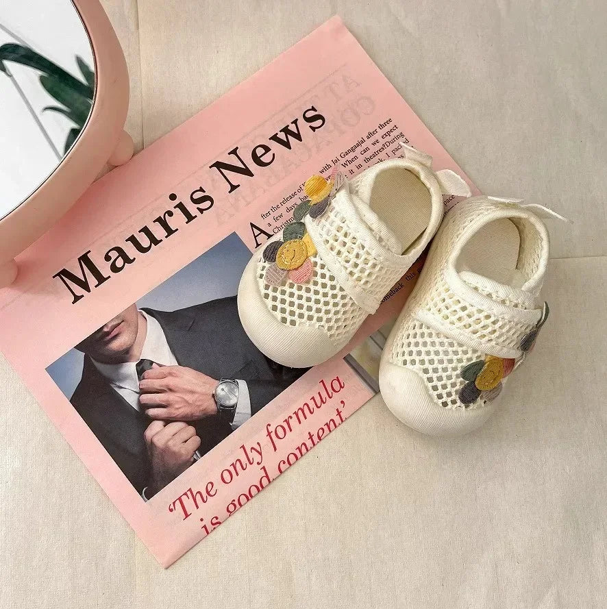 Baby Casual Shoes Toes Capped Anti-kicked 2025 Summer New Kids Walking Shoes Embroidered Flower Girls Flat Shoes Mesh Breathable
