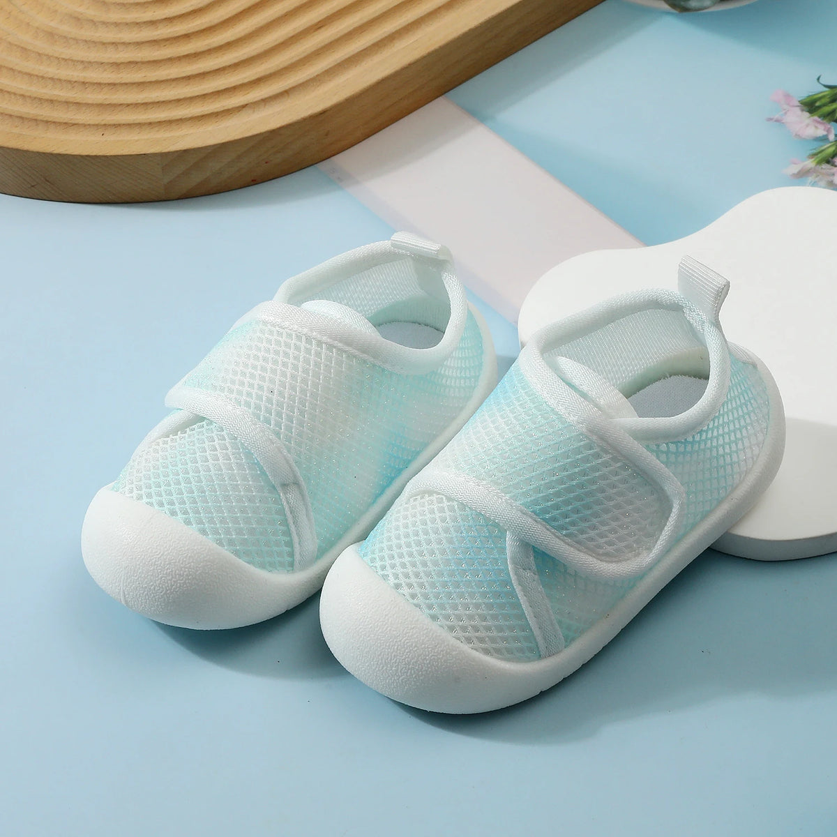Baby Learning Walking Shoes, PU Non-Slip Soles, Soft Flat Shoes for Infants, Suitable for Indoor and Outdoor Leisure